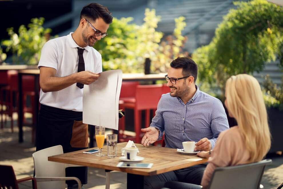 serveur qui sert ses client dans les régles de confidentialité